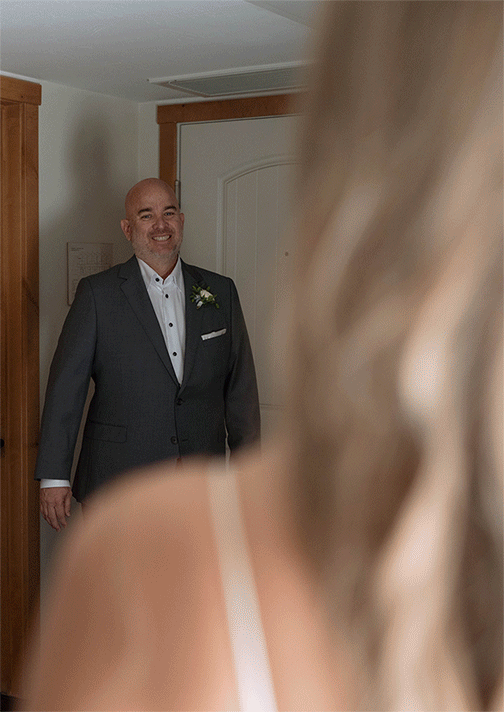 daddy daughter first look. lake tahoe wedding elopement photographer videographer. 4JOY media