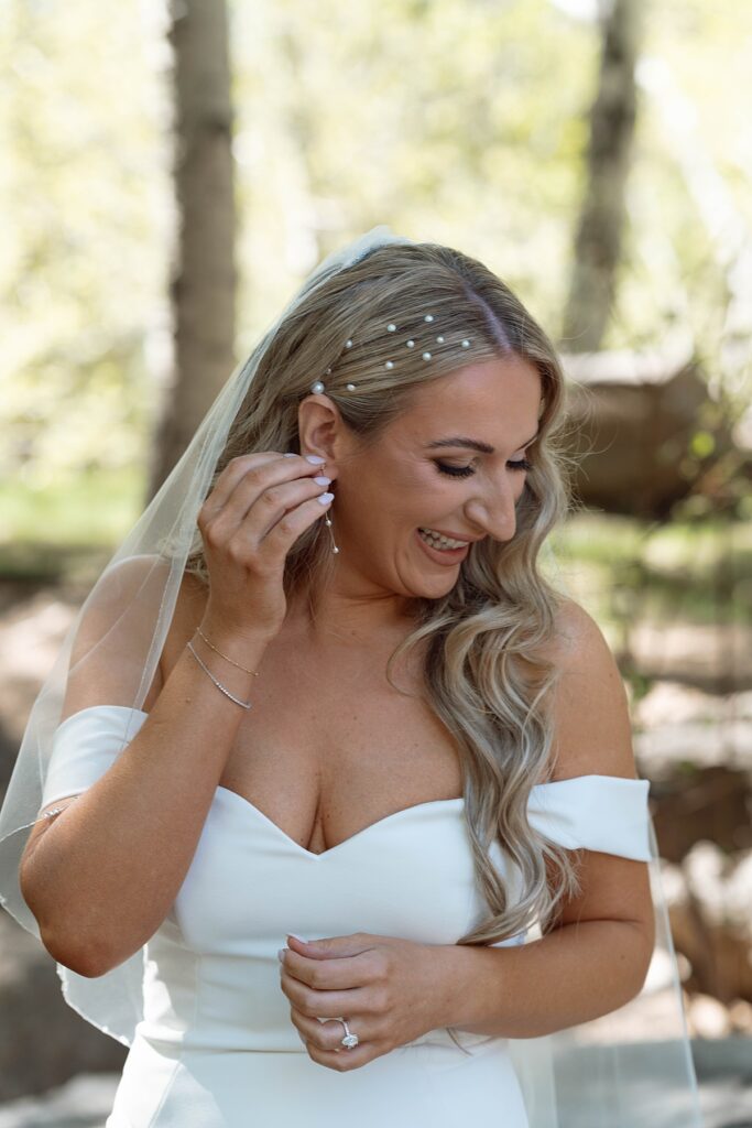 bridal portrait. pearls in the bride's hair.  Plumpjack inn Truckee Palisades Lake Tahoe Wedding photographer videographer